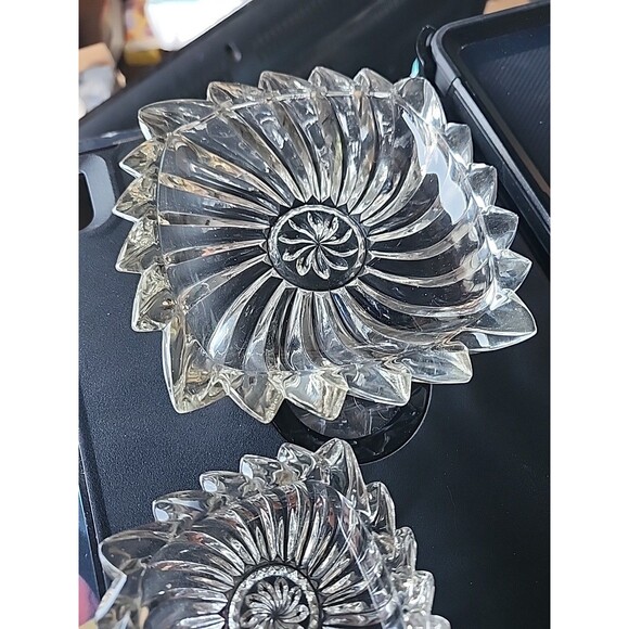 Vintage Pressed Glass Ashtrays Set of 3 Clear Round Starburst Mid-Century - Picture 2 of 7